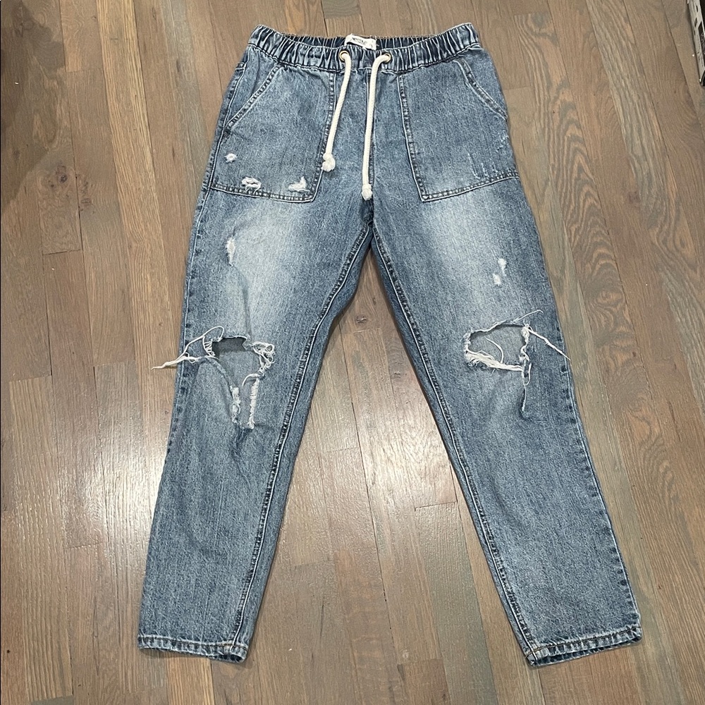 Forever 21 Relaxed Fit Ripped Jeans